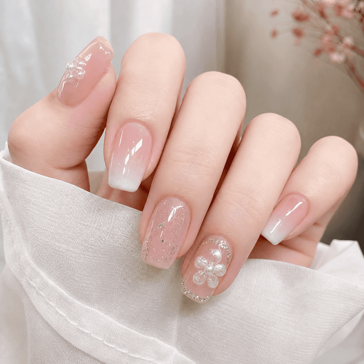 Unhas Quadradas Rosa e Branco com Efeito Brilhante